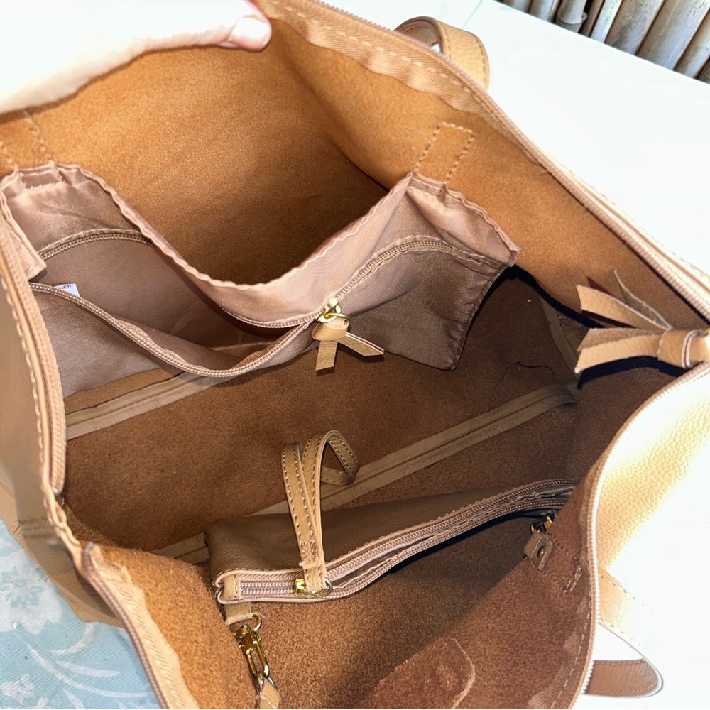 Woman's Joy* Large Leather! Tote Bag With Wristlet  $110 New - Picture 7 of 7